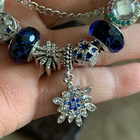 Pandora Snake Bracelet w/ Blue Snowflakes Christmas Theme Charms - Picture 5 of 11